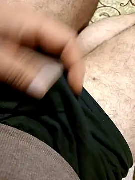 Snapshot of bullut06 chatting on 10-26-25, 03:29 bullut06 online show from 10-26-25, 03:29