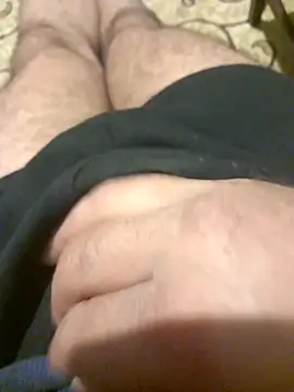 Snapshot of bullut06 chatting on 10-29-25, 03:25 bullut06 online show from 10-29-25, 03:25