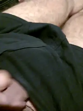 Snapshot of bullut06 chatting on 11-04-25, 02:43 bullut06 online show from 11-04-25, 02:43