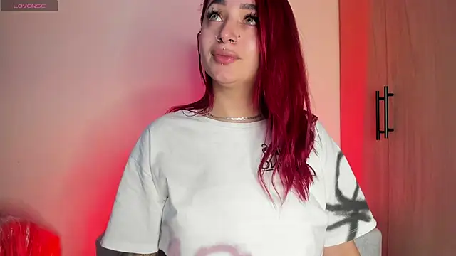 Snapshot of scarlett_Collinss chatting on 09-27-25, 12:54 scarlett Collinss online show from 09-27-25, 12:54