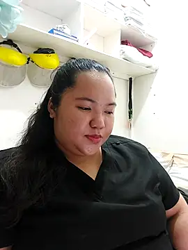 LianaCruzado online show from 04-25-26, 01:41