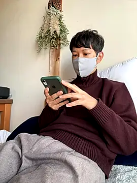 tom19899q online show from 11-18-25, 11:48