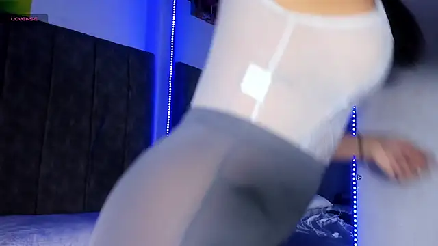 Snapshot of luna78hard chatting on 11-03-25, 01:51 luna78hard online show from 11-03-25, 01:51