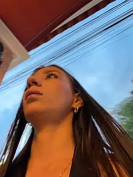 -juicy  online show from 12-04-25, 10:40