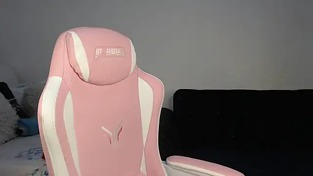 Diva-Lolah online show from 11-17-25, 04:18