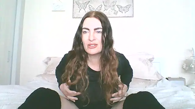 Snapshot of EllaKent chatting on 05-11-26, 04:04 EllaKent online show from 05-11-26, 04:04