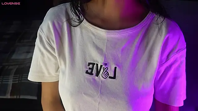 Snapshot of NidhiChandra chatting on 10-13-25, 01:00 NidhiChandra online show from 10-13-25, 01:00