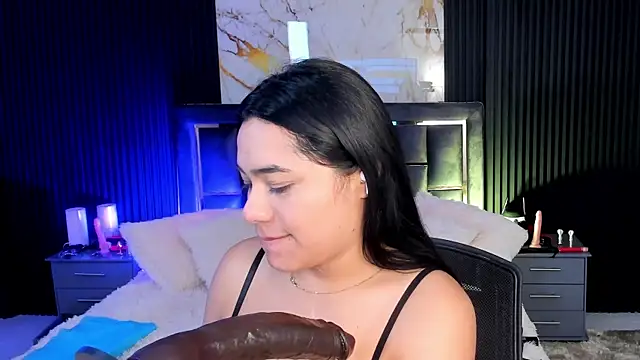 Issafoxx online show from 11-16-25, 12:05