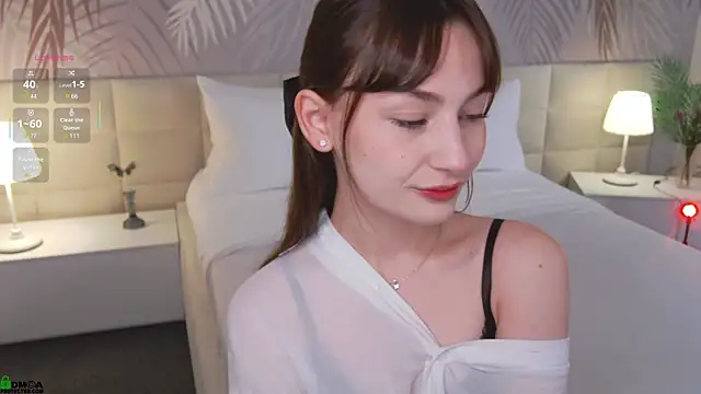 LolaPrise online show from 09-28-25, 01:33