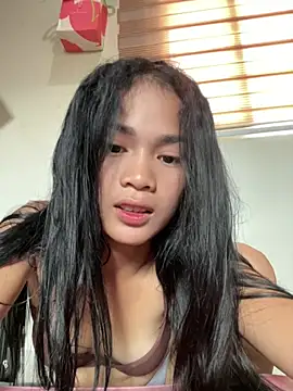 Snapshot of PrettySlimPinay19 chatting on 07-23-26, 12:46 PrettySlimPinay19 online show from 07-23-26, 12:46