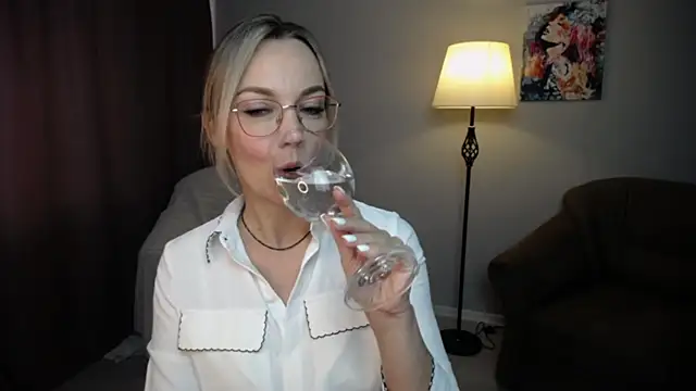 Ava Elior online show from 10-08-25, 09:51