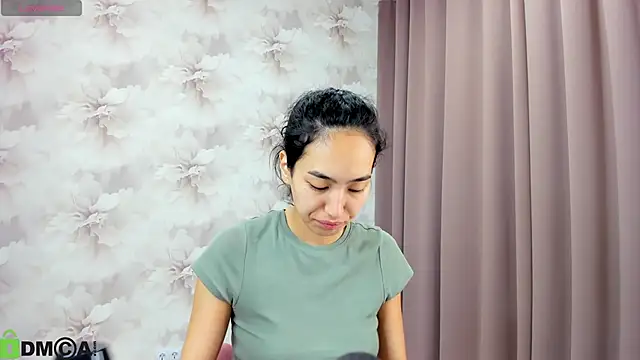 FlirtyAura online show from 10-01-25, 03:56