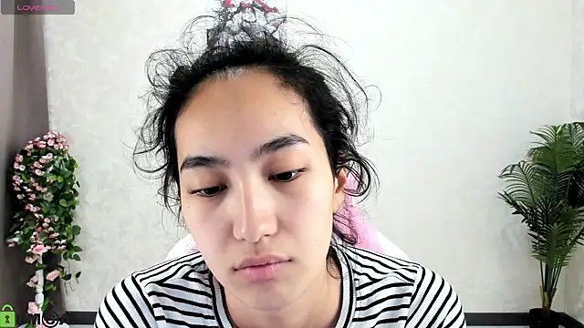 FlirtyAura online show from 11-05-25, 01:49