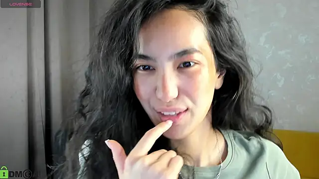 FlirtyAura online show from 12-15-25, 03:44