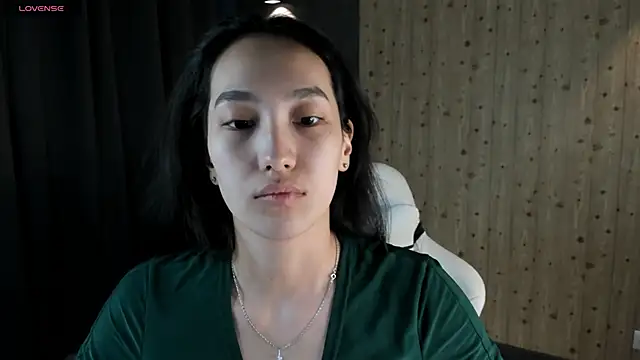 FlirtyAura online show from 04-17-26, 03:53