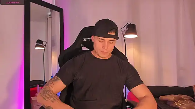connorsmiith online show from 06-23-26, 02:37