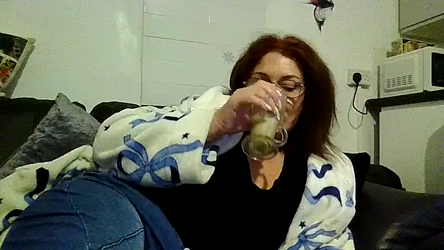 RubyyRosee online show from 04-16-26, 05:19