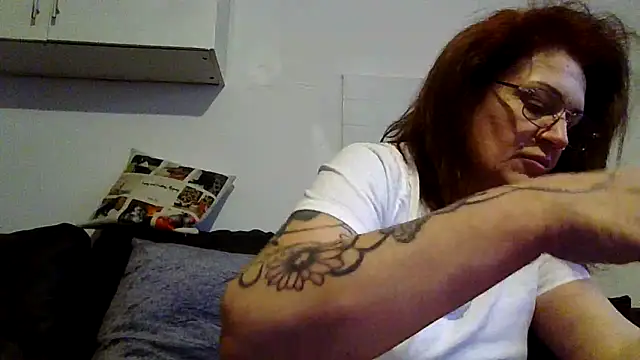 RubyyRosee online show from 04-18-26, 05:55