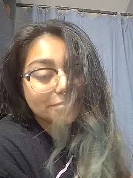 Lovelyrainn online show from 10-19-25, 09:43