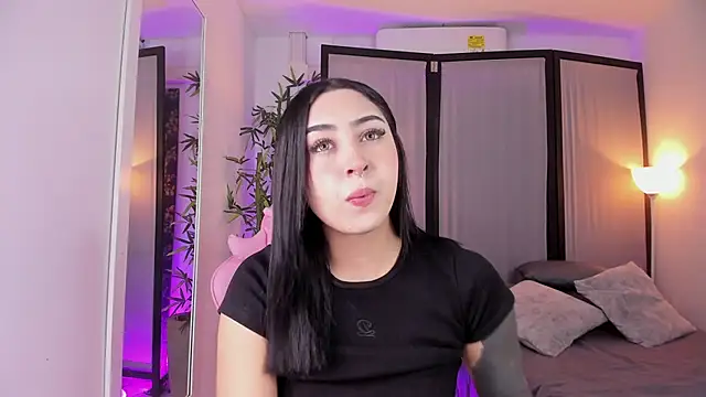 ChloeShade online show from 10-31-25, 02:40