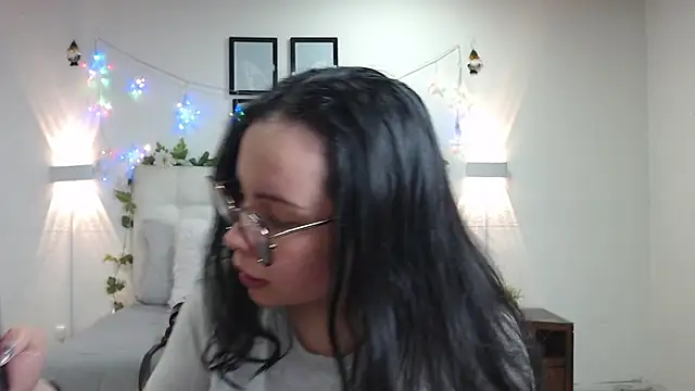 Megan 05  online show from 05-19-26, 07:31