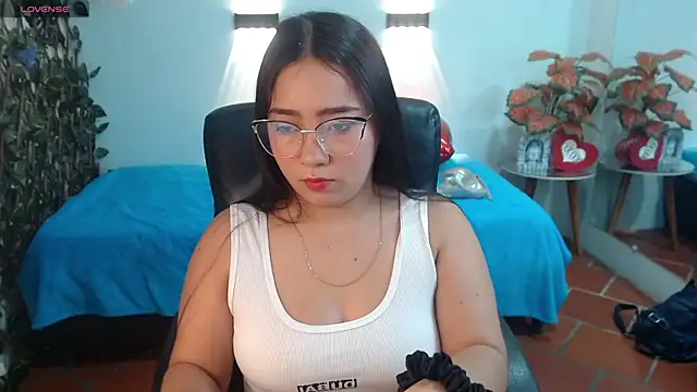 tinisweet online show from 04-08-26, 02:06