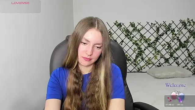 Snapshot of velvet__moon chatting on 02-16-26, 10:28 velvet moon online show from 02-16-26, 10:28