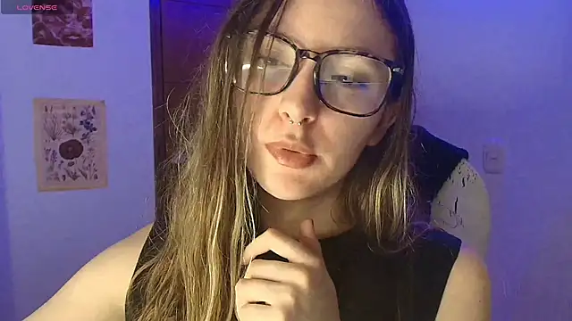 Snapshot of velvet__moon chatting on 03-02-26, 04:14 velvet moon online show from 03-02-26, 04:14