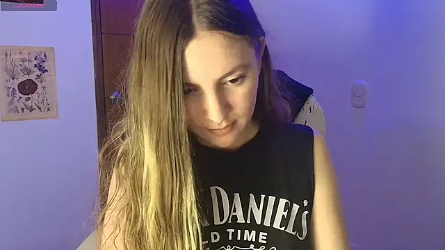 Snapshot of velvet__moon chatting on 03-02-26, 05:08 velvet moon online show from 03-02-26, 05:08