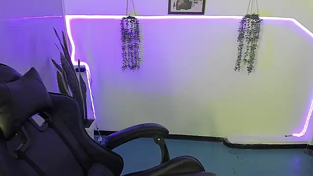 Angie lynn online show from 12-05-25, 04:25