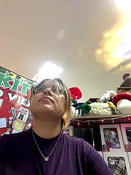 iamlucy online show from 11-12-25, 10:09