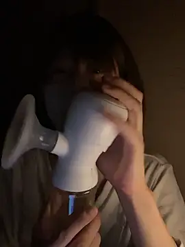 Snapshot of usako_2025 chatting on 10-26-25, 10:21 usako 2025 online show from 10-26-25, 10:21