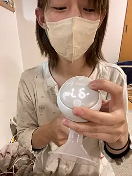 Snapshot of usako_2025 chatting on 12-05-25, 10:35 usako 2025 online show from 12-05-25, 10:35