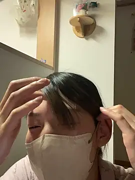 Snapshot of usako_2025 chatting on 12-17-25, 02:01 usako 2025 online show from 12-17-25, 02:01