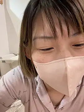 Snapshot of usako_2025 chatting on 01-11-26, 11:15 usako 2025 online show from 01-11-26, 11:15