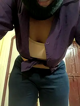 Snapshot of maya_telugu_22 chatting on 11-11-25, 04:18 maya telugu 22 online show from 11-11-25, 04:18