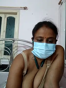 Snapshot of Barna_Love chatting on 09-13-25, 05:46 Barna Love online show from 09-13-25, 05:46