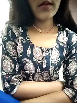 Snapshot of Naina_04 chatting on 09-13-25, 04:07 Naina 04 online show from 09-13-25, 04:07