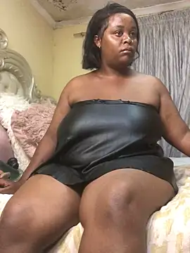 Snapshot of KINKYBOOTI22 chatting on 04-01-26, 12:33 KINKYBOOTI22 online show from 04-01-26, 12:33