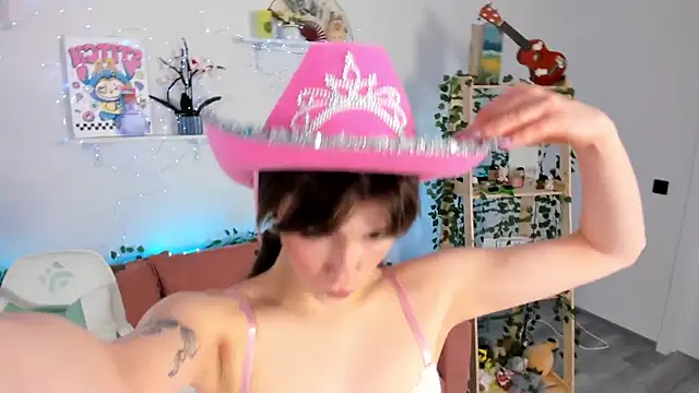Snapshot of Zoe_Vee chatting on 07-27-26, 03:46 Zoe Vee online show from 07-27-26, 03:46