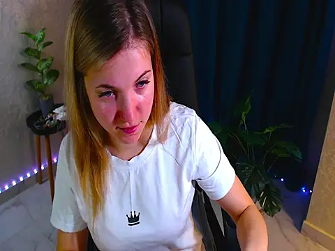 arlana klart online show from 10-26-25, 07:47