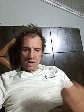 Johan199118 online show from 12-18-25, 08:37