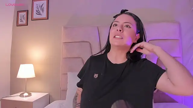 angelica cross  online show from 04-21-26, 08:12