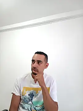 stivenlujan69 online show from 04-17-26, 09:18