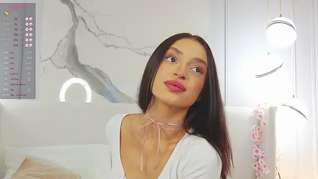 AdoraCortes online show from 11-07-25, 05:07