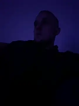 Snapshot of MikeFake chatting on 02-10-26, 05:22 MikeFake online show from 02-10-26, 05:22