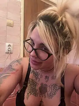 Snapshot of Princess-Jasmine07 chatting on 03-27-26, 04:07 Princess-Jasmine07 online show from 03-27-26, 04:07