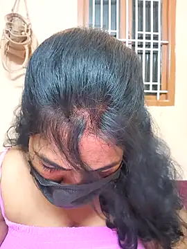 Snapshot of Tamil_Mithra chatting on 11-03-25, 05:36 Tamil Mithra online show from 11-03-25, 05:36