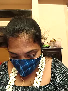 Snapshot of Tamil_Mithra chatting on 11-09-25, 02:37 Tamil Mithra online show from 11-09-25, 02:37