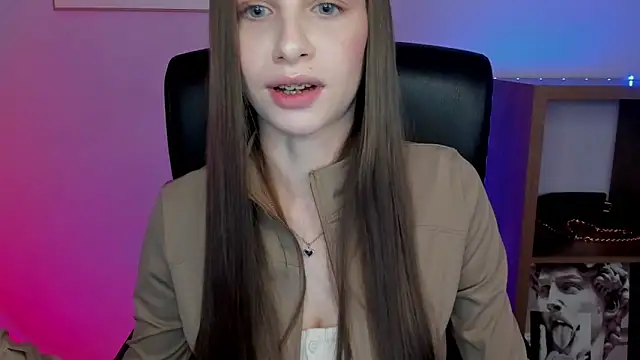 LuxMaya online show from 11-28-25, 07:44